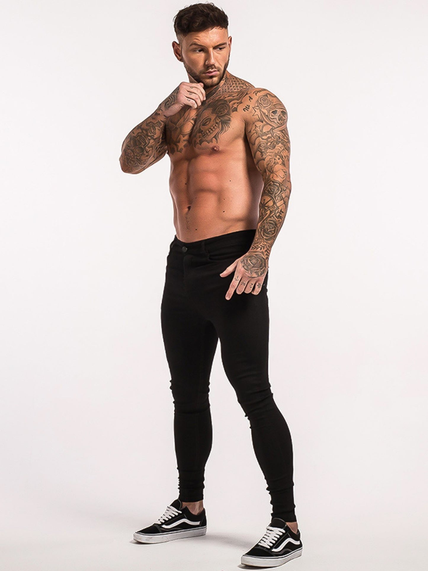 THE LIVIUS JEANS - ZWART