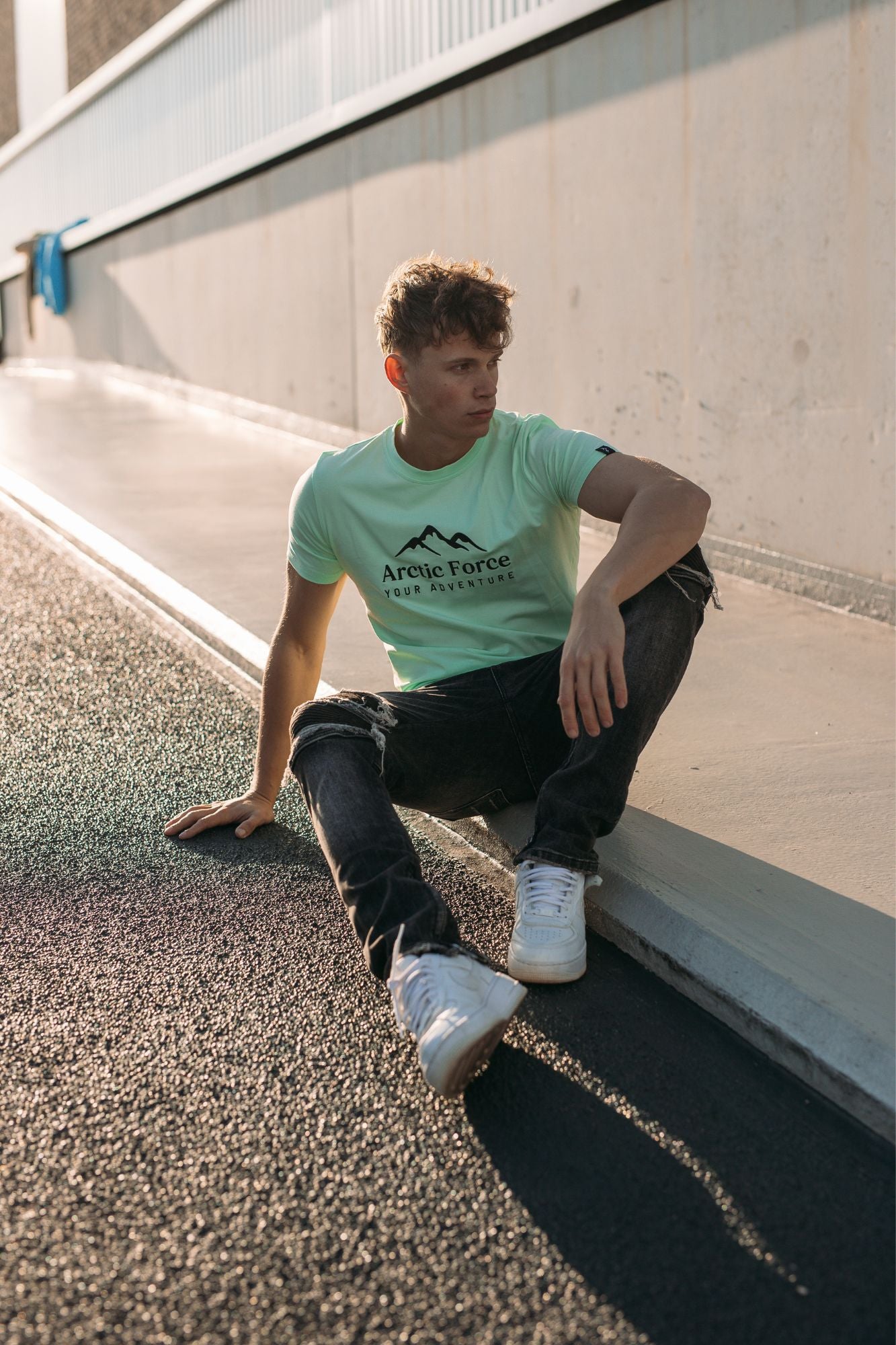 THE ESSENTIAL T-SHIRT - SUMMER GREEN