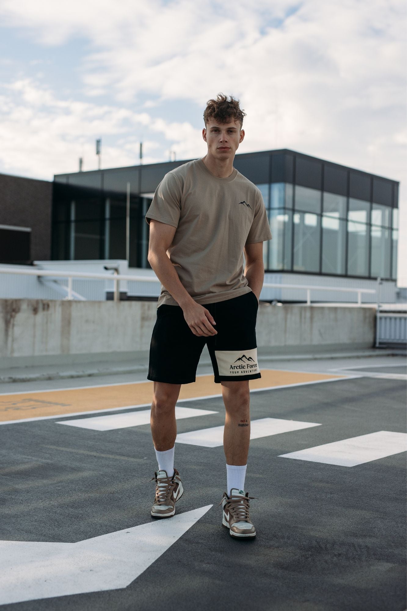 ARCTICFORCE ESSENTIALS SHORT - BLACK