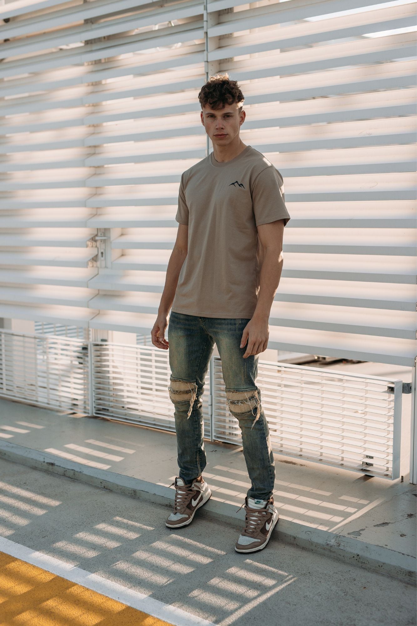 THE VESTO T-SHIRT - BEIGE